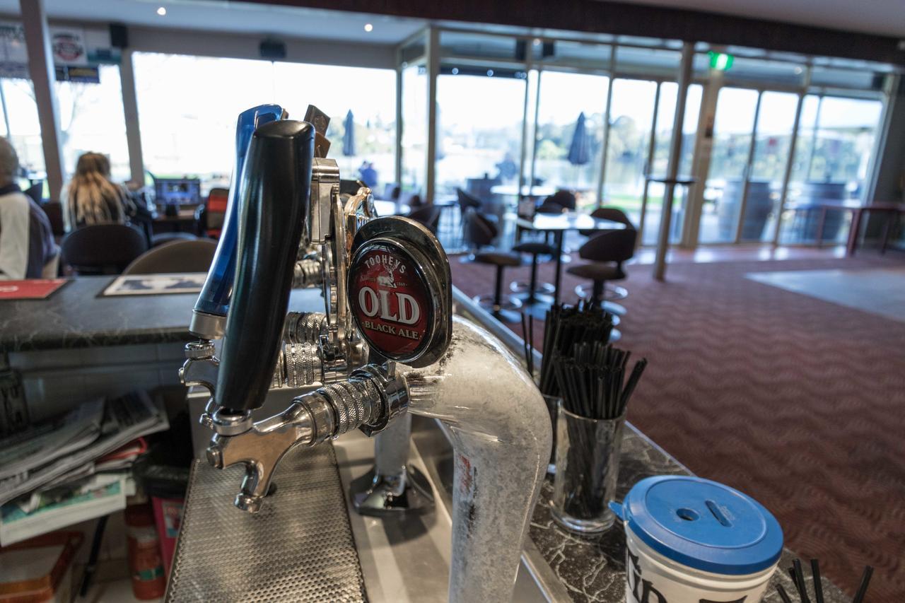Moruya Waterfront Hotel Motel Екстериор снимка